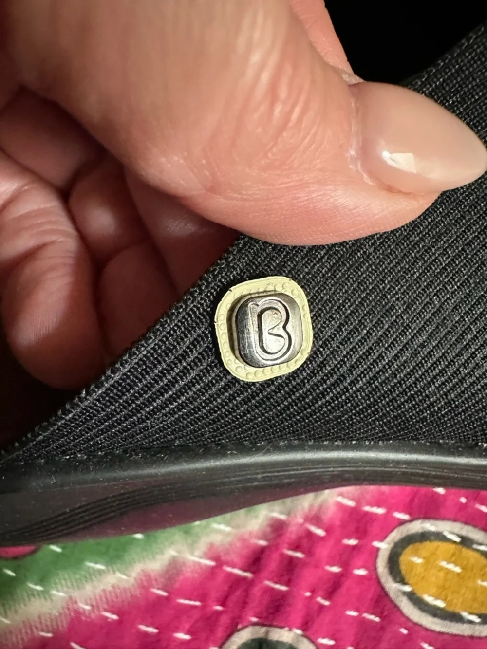 NWOT Bzees Black Cross-Strap Slip-on Sandal